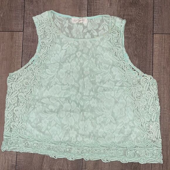 Forever21 Lace Crop Top - Picture 5 of 6